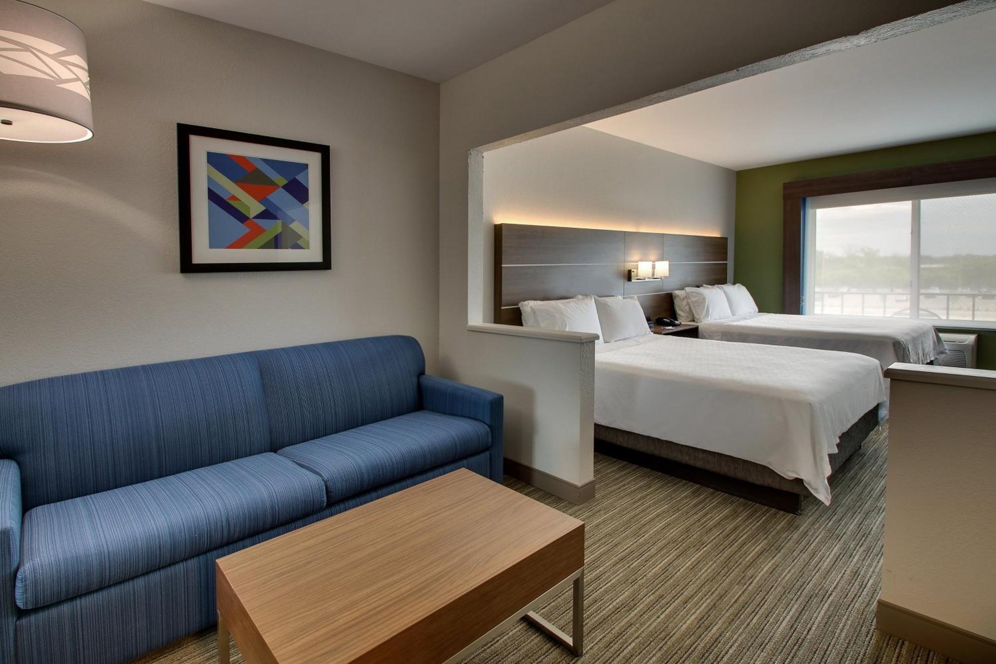 Express & Carson By Ihg Hotel 3*