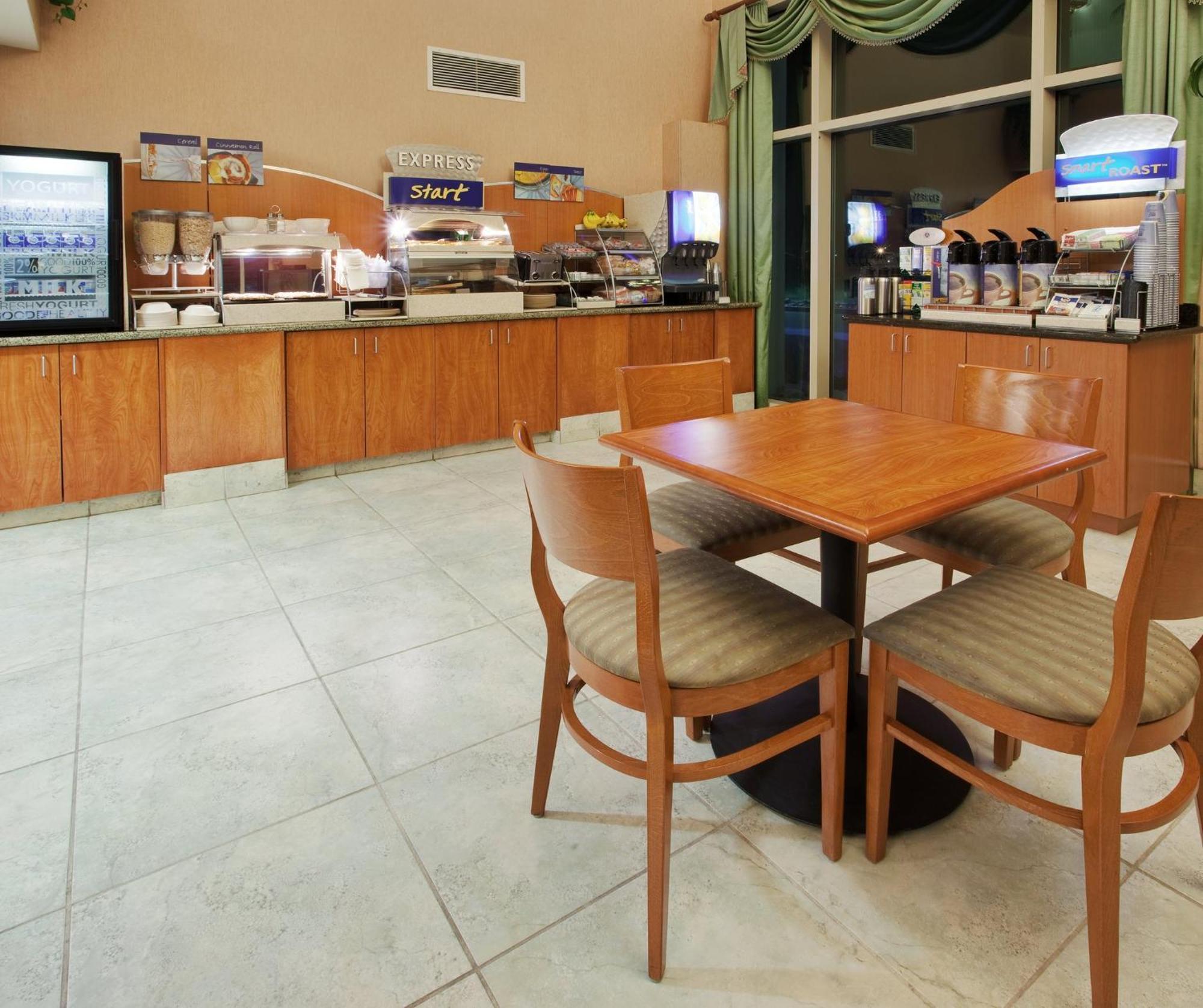 Hotel Express & Carson By Ihg