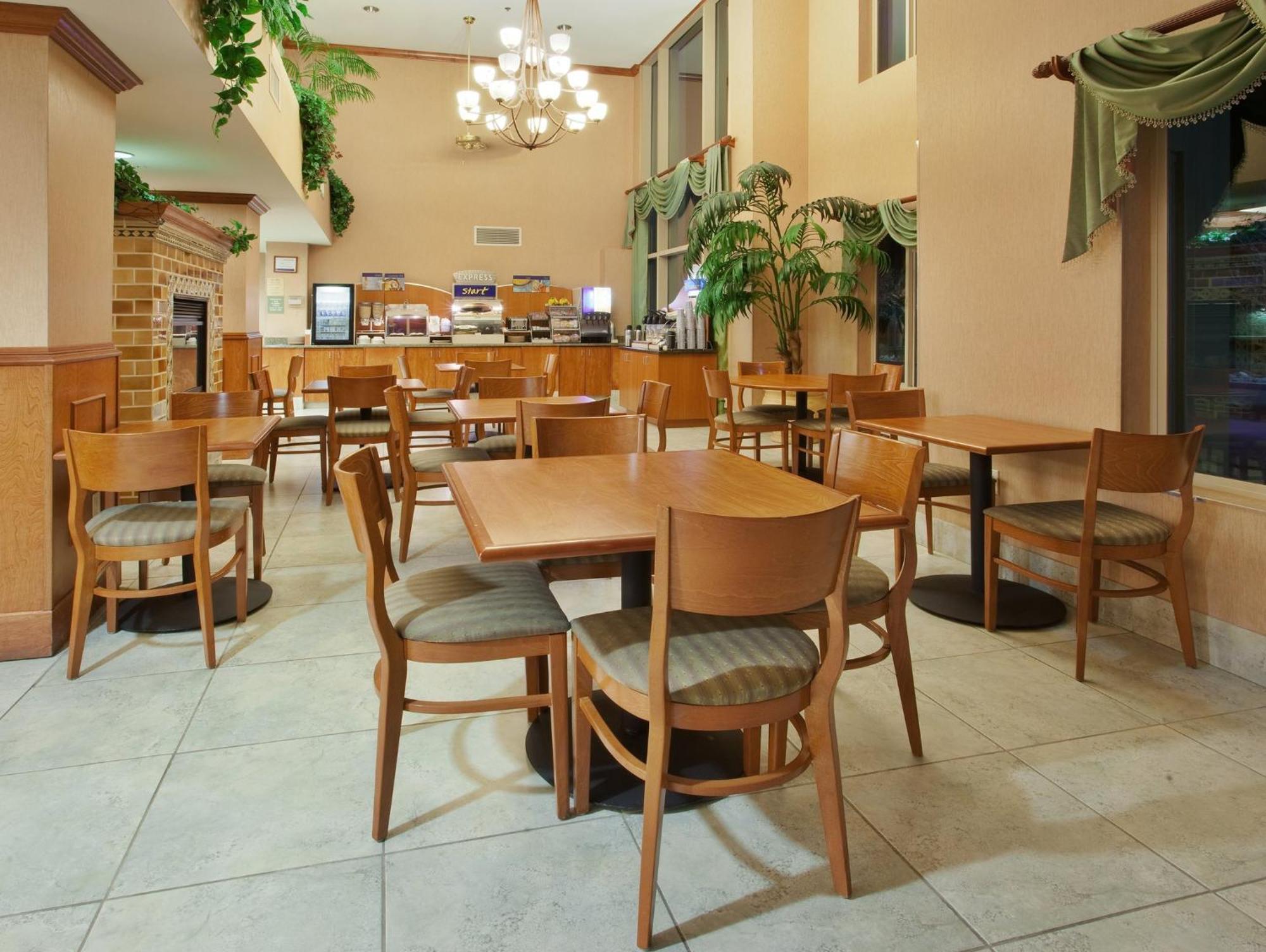 Hotel Express & Carson By Ihg 3*